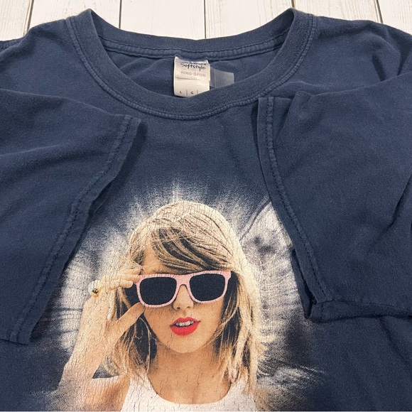 Taylor Swift 1989 Tour Shirt Size Small - Picture 5 of 9
